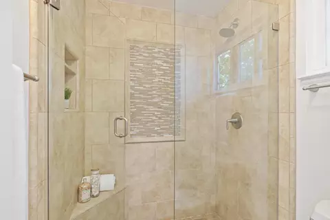 Bath - 174 Preston Dr, Mountain View, CA 94040 photo 5 of 5
