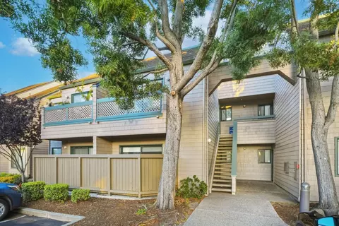 98 Pelican Ln, Redwood City, CA 94065