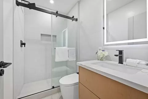 Bath - 71 Blake St, San Francisco, CA 94118 photo 2 of 3