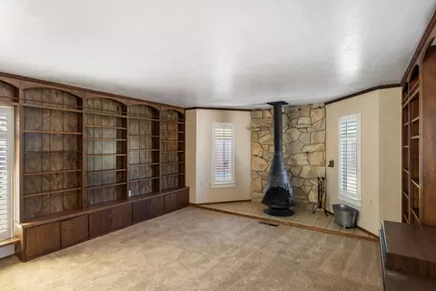 Living - 20250 Palou Dr, Salinas, CA 93908 photo 9 of 14