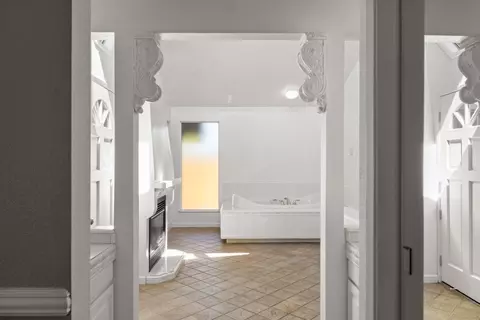 Entry Way - 20250 Palou Dr, Salinas, CA 93908 photo 3 of 4