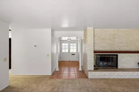 Entry Way - 20250 Palou Dr, Salinas, CA 93908 photo 2 of 4