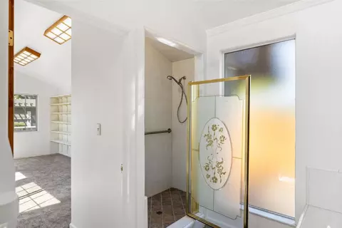 Bath - 20250 Palou Dr, Salinas, CA 93908 photo 3 of 6