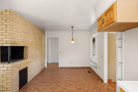 Living - 20250 Palou Dr, Salinas, CA 93908 photo 4 of 14