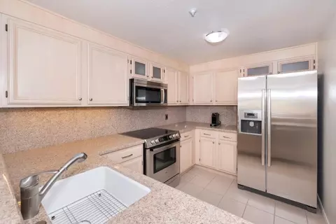 Kitchen - 550 Ortega Ave A214, Mountain View, CA 94040 photo 1 of 4