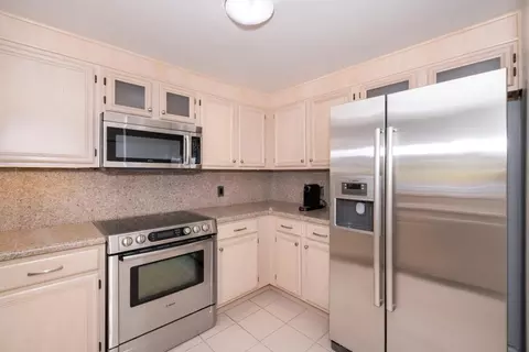 Kitchen - 550 Ortega Ave A214, Mountain View, CA 94040 photo 4 of 4