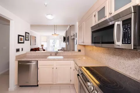 Kitchen - 550 Ortega Ave A214, Mountain View, CA 94040 photo 3 of 4