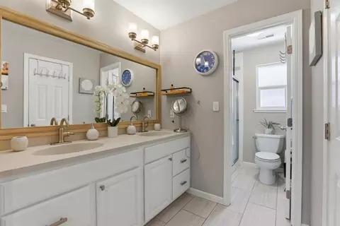 Bath - 315 Wall St, Livermore, CA 94550 photo 2 of 5
