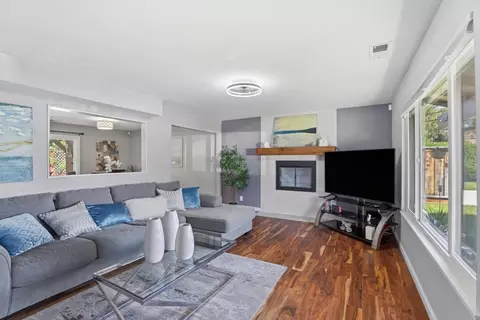 Living - 315 Wall St, Livermore, CA 94550 photo 1 of 2