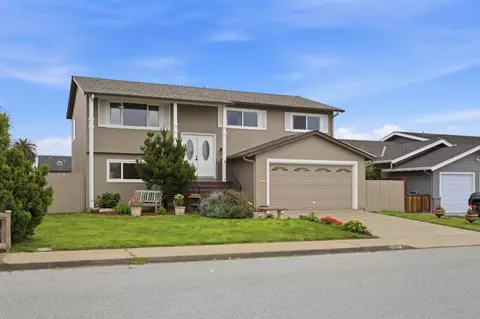 407 Saint Joseph Ave, Half Moon Bay, CA 94019