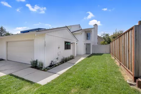 1727 Foster Ct, Santa Cruz, CA 95062