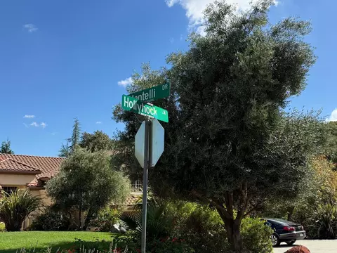 1920 Mantelli Dr, Gilroy, CA 95020 photo 2