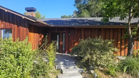 365 Alamos Rd, Portola Valley, CA 94028