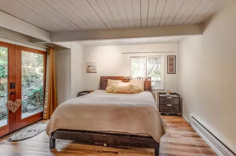 Bedroom - 21550 Locust Dr, Los Gatos, CA 95033 photo 1 of 2