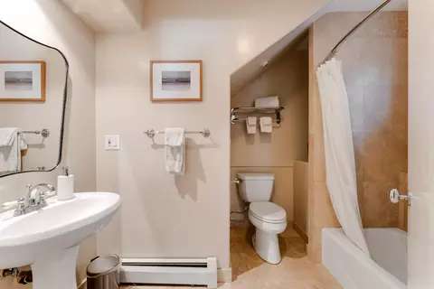Bath - 233 Wixon Ave, Aptos, CA 95003 photo 6 of 6