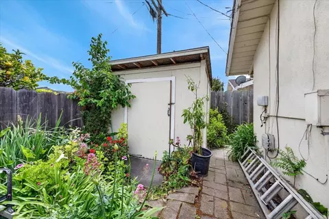 Exterior - 251 La Mesa Dr, Salinas, CA 93901 photo 5 of 5