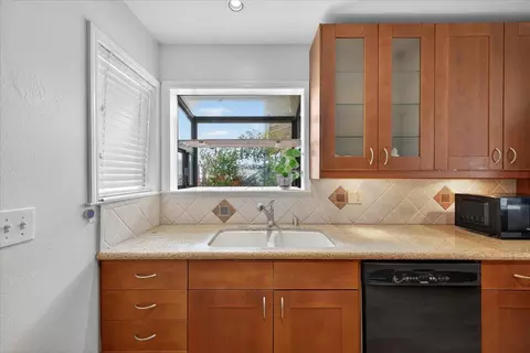 Kitchen - 251 La Mesa Dr, Salinas, CA 93901 photo 2 of 3