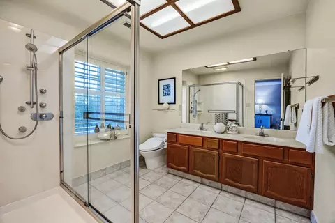 Bath - 1225 Magnolia Ave, Millbrae, CA 94030 photo 1 of 4