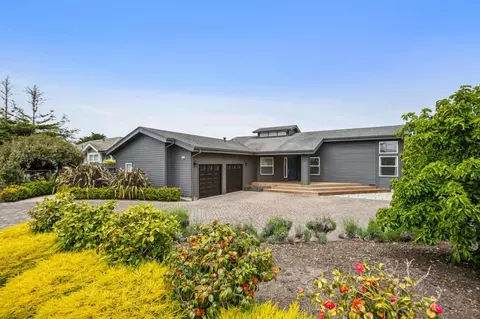 405 Kelly Ave, Half Moon Bay, CA 94019