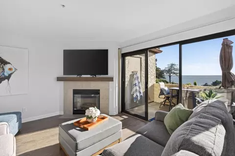 Living - 100 Seascape Resort Dr, Aptos, CA 95003 photo 2 of 4