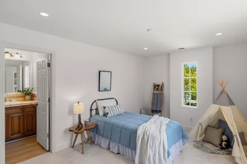 Bedroom - 302 Pasadera Dr, Monterey, CA 93940 photo 4 of 4