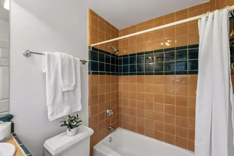 Bath - 302 Pasadera Dr, Monterey, CA 93940 photo 4 of 6