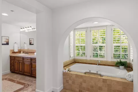 Bath - 302 Pasadera Dr, Monterey, CA 93940 photo 1 of 6