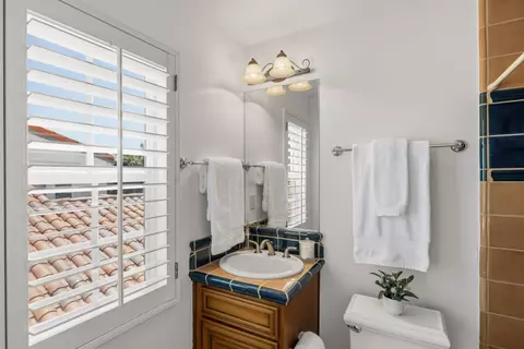 Bath - 302 Pasadera Dr, Monterey, CA 93940 photo 3 of 6