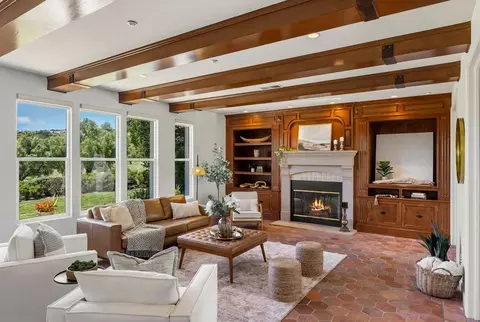 Living - 302 Pasadera Dr, Monterey, CA 93940 photo 2 of 5