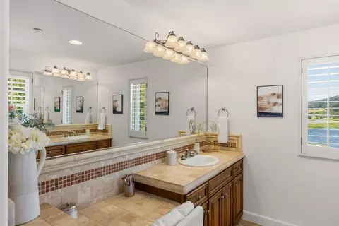 Bath - 302 Pasadera Dr, Monterey, CA 93940 photo 2 of 6