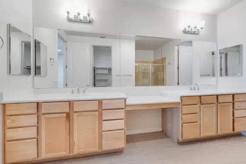 Bath - 6914 Geyserville St, Dublin, CA 94568 photo 3 of 4