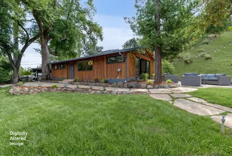 76 Old Spanish Trl, Portola Valley, CA 94028