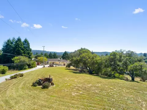 3230 Hillman Ln, Royal Oaks, CA 95076