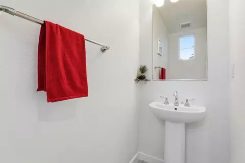 Bath - 876 Garden St, Milpitas, CA 95035 photo 2 of 2