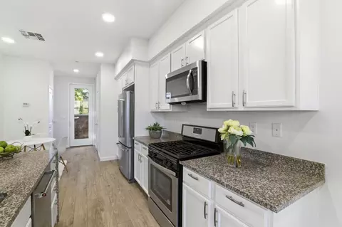 Entry Way - 876 Garden St, Milpitas, CA 95035 photo 2 of 3
