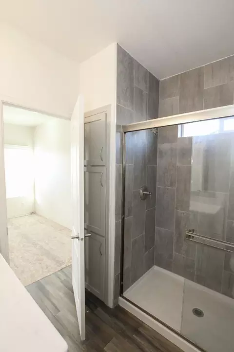 Bath - 2055 Rucker Ave, Gilroy, CA 95020 photo 1 of 2