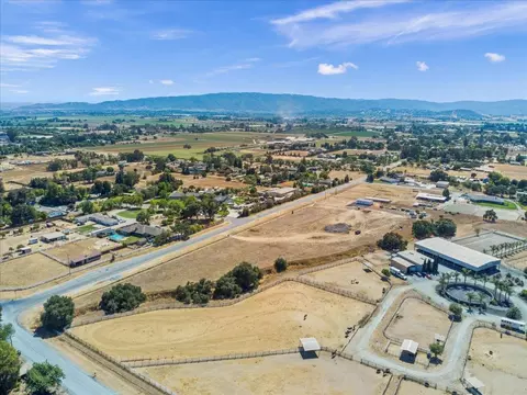 View/Area - 2055 Rucker Ave, Gilroy, CA 95020 photo 7 of 17