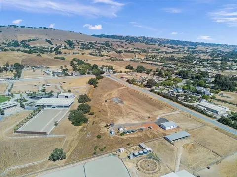 View/Area - 2055 Rucker Ave, Gilroy, CA 95020 photo 9 of 17