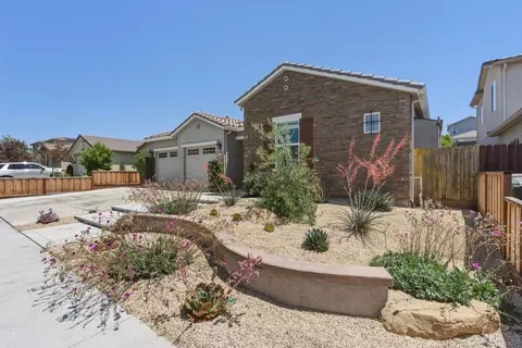 1565 Goldenstar Ct, Hollister, CA 95023