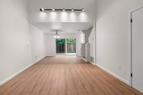 Living - 2042 Bobwhite Ln, Santa Cruz, CA 95065 photo 2 of 11