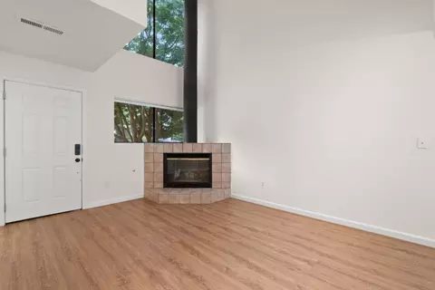 Living - 2042 Bobwhite Ln, Santa Cruz, CA 95065 photo 6 of 11