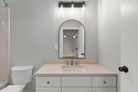 Bath - 2042 Bobwhite Ln, Santa Cruz, CA 95065 photo 4 of 4
