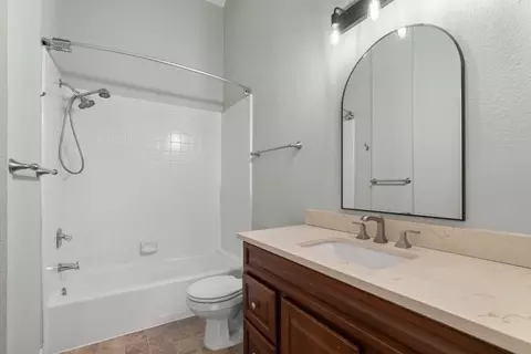 Bath - 2042 Bobwhite Ln, Santa Cruz, CA 95065 photo 2 of 4