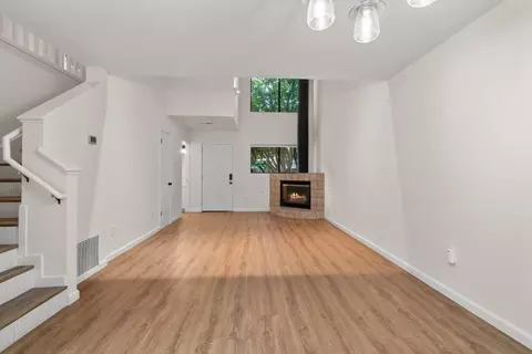 Living - 2042 Bobwhite Ln, Santa Cruz, CA 95065 photo 8 of 11