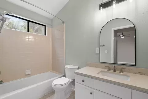 Bath - 2042 Bobwhite Ln, Santa Cruz, CA 95065 photo 3 of 4