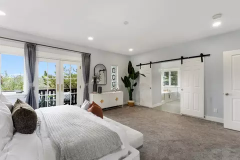 Bedroom - 2226 Blake St, Berkeley, CA 94704 photo 2 of 11