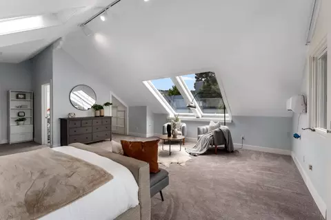 Bedroom - 2226 Blake St, Berkeley, CA 94704 photo 11 of 11