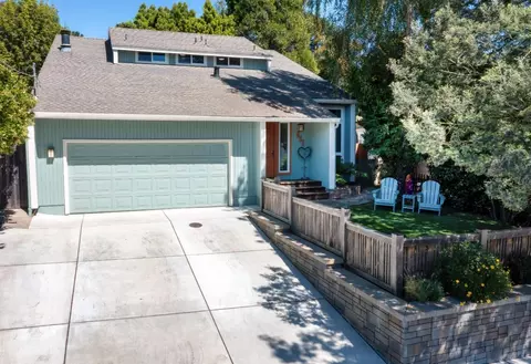 525 Clubhouse Dr, Aptos, CA 95003