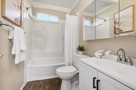 Bath - 117 Marina Ave, Aptos, CA 95003 photo 2 of 2