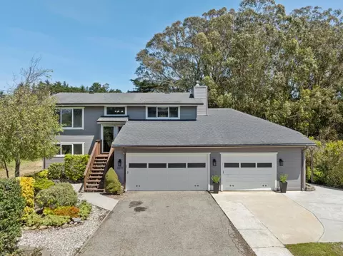1077 Pearl Ave, Moss Beach, CA 94038